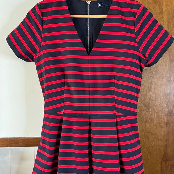 GAP Striped Short Sleeve V-Neck Fit & Flare Mini Dress Pockets Red Blue Womens 0 - Picture 5 of 12